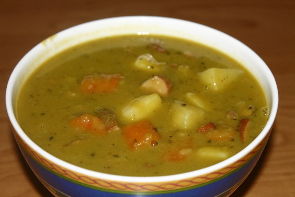 Herzhafte Erbsensuppe - Rezepte und mehr